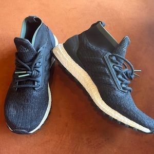 Adidas Mens Ultra Boost Carbon W/Green Trim Sz. 12